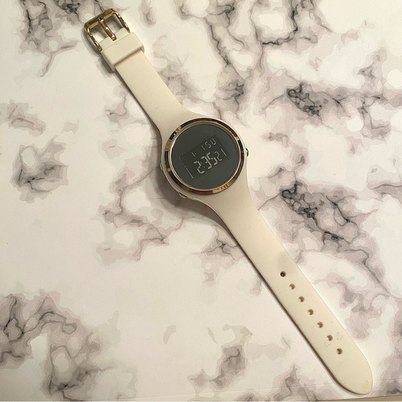 Francesca’s Digital White Silicone Rubber Band Gold Dial Accent Watch - Picture 5 of 11